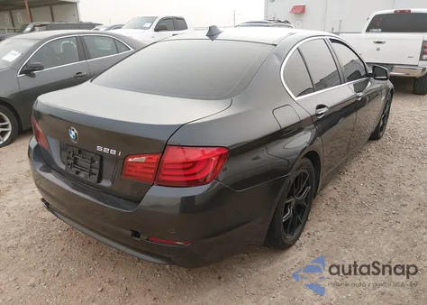2013 BMW 528I из США, поврежденный, VIN WBAXG5C5XDDY37753